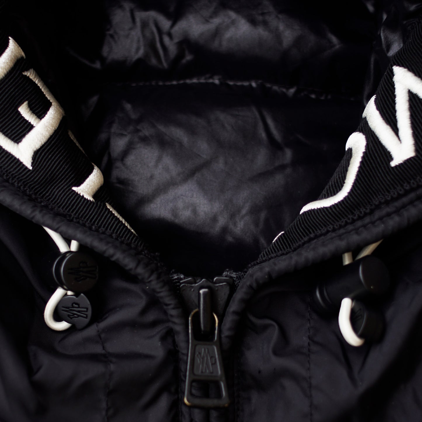 Moncler Montcla Short Down Jacket